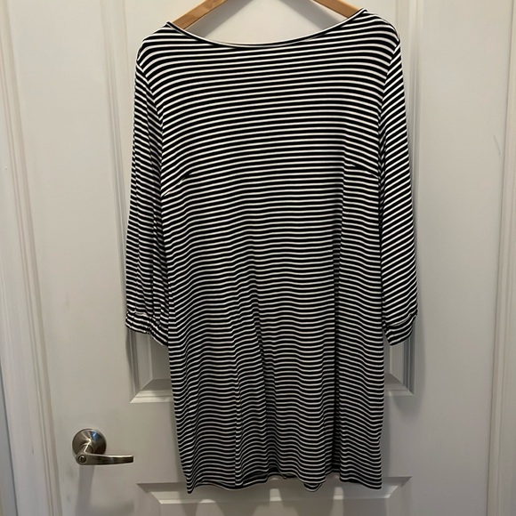 Black and white dress from the Gap - Picture 1 of 5